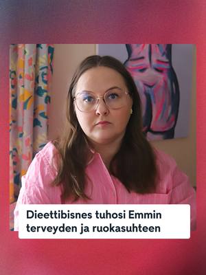 A post by @mtvuutiset on TikTok caption: "Olen maksanut kehoni pilaamisesta". Emmi Paunonen, 38, oppi uskomaan jo lapsena, että hänen kehonsa on vääränlainen. MTV Uutiset kysyi suomalaisilta kuluttajilta, millaisia ravinto-ohjeita he ovat saaneet osana ostamiansa ravinto- tai liikuntavalmennuksia ja pyysimme asiantuntijoita arvioimaan ohjeet terveyden näkökulmasta. Dieettibisnes on viime vuosikymmenten aikana kasvanut satojen miljardien eurojen suuruiseksi, mutta somessa mainostettu dieetti kannattaa ehkä jättää ostamatta. 👉🏻 Lue lisää profiilin linkistä tai osoitteessa mtvuutiset.fi. #dieetit #mtvuutiset