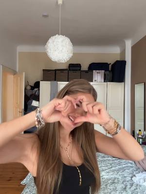 A post by @mthlara on TikTok caption: mehr liebe😖🙏🏼