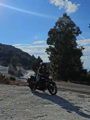 A post by @aripakita on TikTok caption: Solo necesitas 1 cosa en tu vida. 1 moto!!!  #biker #motovlog #bikergirl #motos 