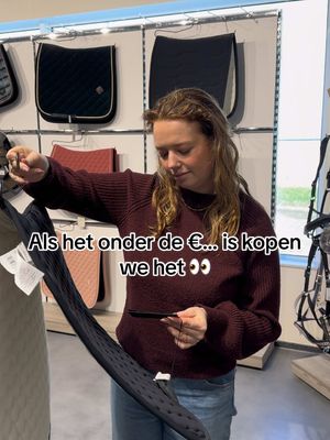 A post by @didianne.k on TikTok caption: Heel jammer van die laatste 👀 met @Britt van Schie bij @Hypostore 🛍️ #paarden #paardrijden #paardenmeisje #paardensport #paardentiktok #horsegirl #horseriding #paardenwinkel #hypostore #equestrian 