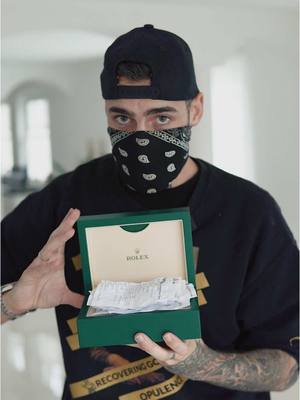 A post by @dannero on TikTok caption: Einer meiner besten Tricks NUR für Dich!!! Aber… #magic #comedy #magie #zaubern #rolex #live 