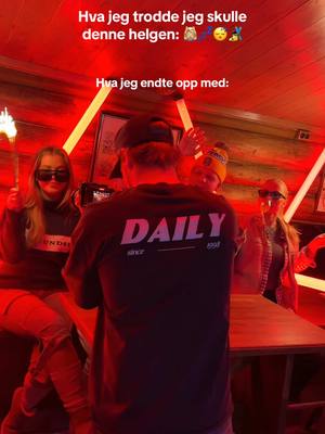 A post by @frideikkefrida on TikTok caption: Lørdagen tok en liten vending 🐵⭐️🎥#fyp #dennedagen #dayinmylife #student #trysil #laaven @Laaven @olebaldishol @Mr. Goofy 