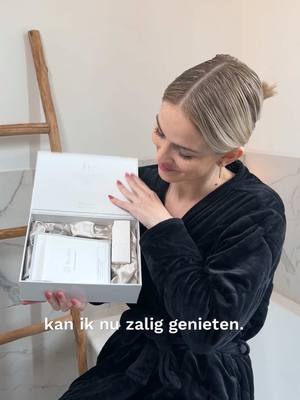 A post by @sarah_bossuwe on TikTok caption: Advertentie #Mirable - Heerlijk douchen na een hele dag dansen en dit doe ik het liefst met mijn nieuw Mirable Beauty Product! Probeer het zelf en krijg nu 10% korting met mijn kortingscode “SARAH10”! Enjoy!😘 Zie link in bio en ook hier: https://www.ultra-fine-bubble.eu/product/mirable-ultra-fine-bubble/  #skincare #skincaretips #douchekop #perfectehuid #glassskin #huidverzorging #relaxing 