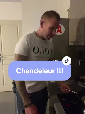 A post by @davtikettok on TikTok caption: #bonne #chandeleur #atous #abonnee #famille #amis #tiktok #crepe #au #plafond 