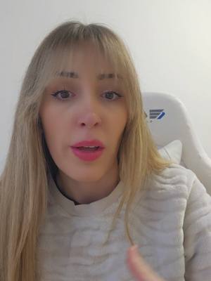 A post by @danaeydakota on TikTok caption: Fui con mucho miedo y respeto y no fue nada. Fue un proceso de lo más rápido. No escuchéis a la gente ,cada persona es un mundo, solo os puedo decir que no os enteráis de nada. Mucha suerte a todas y todos los que estáis esperando para hacéroslo , ya veréis como no es nada #measustasteismucho #noesnada #niteenteras #colonoscopia 