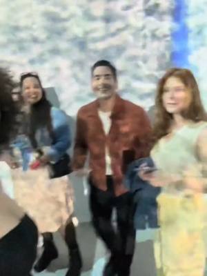 A post by @cafeeldicho on TikTok caption: #comodiceeldicho De visita en la Expo Van Gogh #familiadeldicho #cafeeldicho @mesuenadigital @castinggenovevamartinez @talentolatinomexico @producciongenomartinez