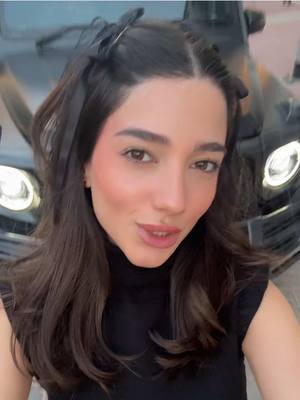 A post by @narins.beauty_ on TikTok caption: جو البنت الي بتخلي خطيبها يستناها لحتا تصور  🖤😉