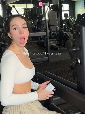 A post by @rayssafitt on TikTok caption: Perfect if you are shy and don’t want to bother anyone around #gymgirl #TikTokShop #fitness 