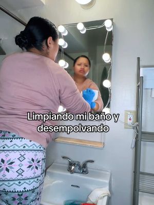 A post by @nicole_carrillo01 on TikTok caption: Limpiando mi baño después de mucho tiempo #limpieza #limpiando #cleaning #clean #CleanTok 