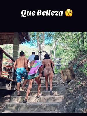 A post by @hoyplaga4k on TikTok caption: #elsalvador4k #parati #viajandoconel4k 