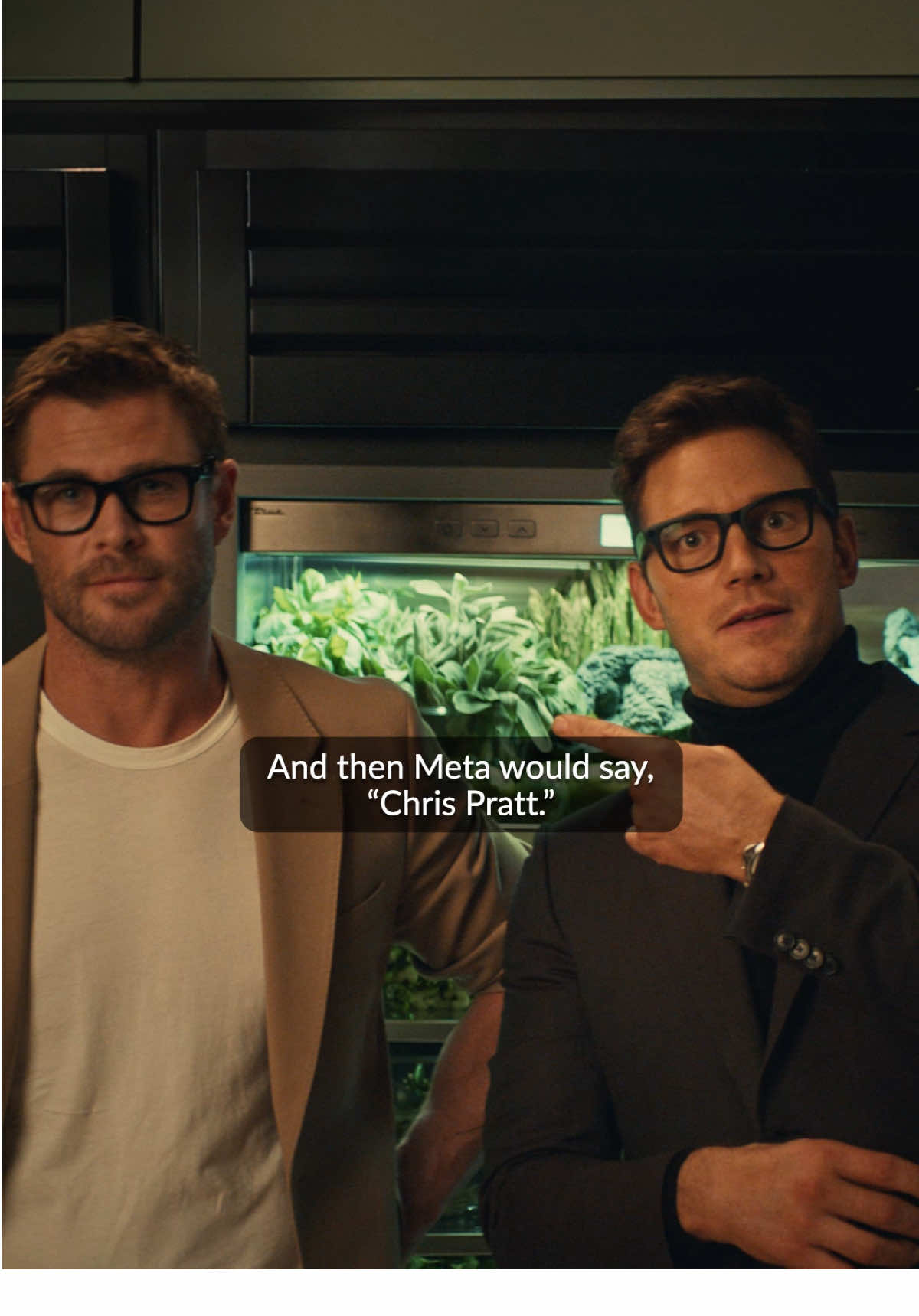 A post by @chrishemsworth on TikTok caption: Who’s hungry to see our big ad? 🏈  #raybanmeta #raybanmetapartner  @Ray-Ban @raybanmeta