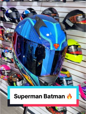 A post by @comer_miranda on TikTok caption: El casco de Supermán y Batman están disponibles en Miranda, ¿cuál es tu favorito? 🤩🔥‼️ #biker #motorcycle 