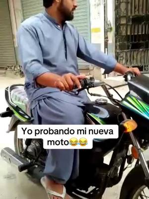 A post by @luimiis1 on TikTok caption: Cuando compras una 🏍️  #pk #us #fans #humor #news #honda #entretenimiento 