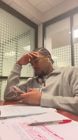A post by @jazaanw on TikTok caption: Me scrolling on tik tok more than studying for my exam that’s tomorrow. 🌚 wish me luck yall!!