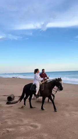 A post by @eugeniagomez on TikTok caption: 🤍