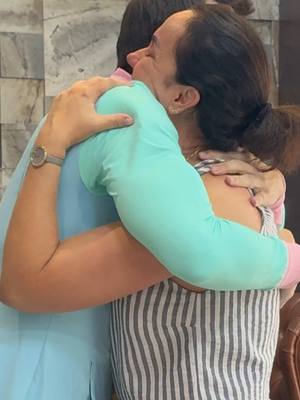 A post by @tiopaulobonavides on TikTok caption: As vezes as mamães nas consultas só precisam ser ouvidas, entendidas e muitas vezes um abraço amigo 🥹❤️ #sindromededown #tiopaulobonavides #tiopaulo 