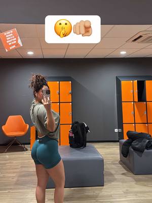 A post by @anitababymama on TikTok caption: Je suis même pas à mon max 🤫 #pertedepoids #pertedepoidsavantaprès #postpartumbody #gymotivation 