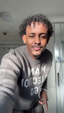 A post by @zamiirbulshaawi on TikTok caption: Ex intas ma ku oran lahayd😉😎#zamiirbulshaawi#somaligirls#dublin#foryoupageofficiall#fyp#CapCut#puntlander🇸🇱 