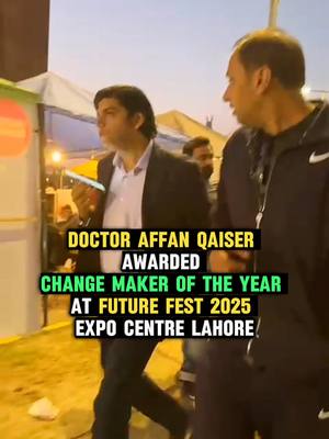 A post by @draffanqaiser on TikTok caption: ڈاکٹر عفان قیصر کو Future Fest 2025 کی جانب سے Change Maker of the Year کے ایوارڈ سے نواز دیا گیا! #draffanqaiser #drnazishaffan #nourishbydrnazish #drcouple #nourishlife #draffanqaiserpodcast #mightyoatmeal 