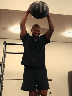 A post by @usher on TikTok caption: The pain you give yourself in private, is the pleasure you’ll be able to celebrate in public. Healthy Habits Get it done 💪🏾