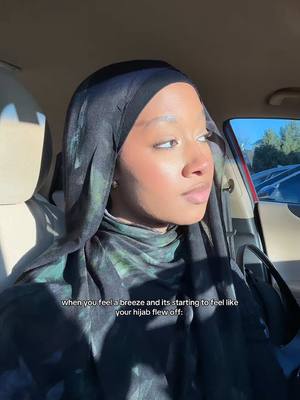 A post by @yasminjalloh on TikTok caption: happened to me today in public omgsjajajs #hijabi #muslimtiktok #fyp 