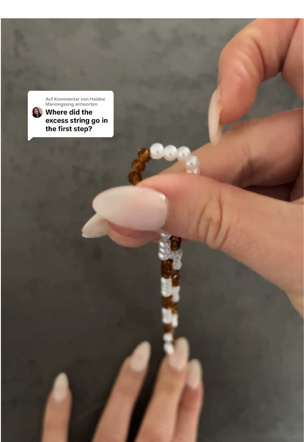 A post by @innava.jewelry on TikTok caption: Antwort auf @Haidee Manongsong #tutorial #beads #smallbusiness #handmadejewelry #viral #fyp #friendshipbracelets #beadsjewelry #handmade #bracelettutorial #makethefriendshipbracelets #stepbystep #tylorswift #diybracelet #braceletmaking #erastour #ttpd #thetorturedpoetsdepartment #swiftie 