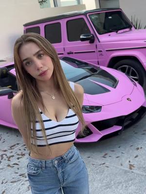 A post by @vipalfredovlza on TikTok caption: El nuevo Lamborghini Huracan EVO Spyder que le regale a mi mujer😍 @Dominik Armenta 