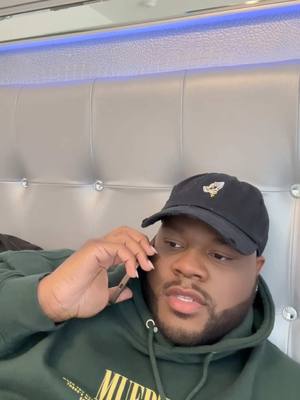 A post by @thelondoncharles on TikTok caption: Savon gets a phone call. 