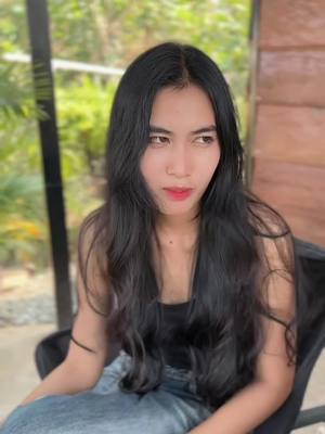 A post by @yavin427 on TikTok caption: ស្រឡាញ់បានតែដំបូង😤🤣#សាប៊ូដុសខ្លួនNivi #ទឹកអនាម័យក្លិន 