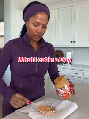 A post by @makeupshayla on TikTok caption: This is everything I eat in a day. It’s important to figure out what works for you. I enjoy eating the same thing everyday lol #whatieatinaday #DailyRoutine #mealprep 