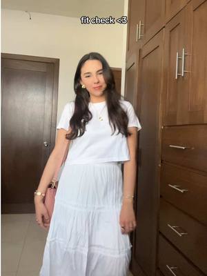 A post by @danygildlp on TikTok caption: me sentía cute🥹💖 #outfitscondany #OOTD #outfit 