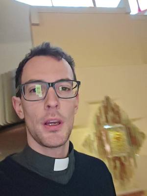 A post by @don.ambrogio on TikTok caption: l'eucaristia è il culmine e la fonte della vita cristiana, senza di essa non siamo parte del Corpo di Cristo 