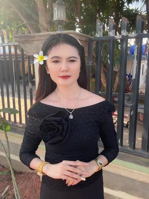 A post by @tcute777 on TikTok caption: យីកេរបំពេស្នេហ៏❤️❤️ចែទូចម្នាក់ឯងមិនអីទេ❤️❤️🥰🥰😜😜