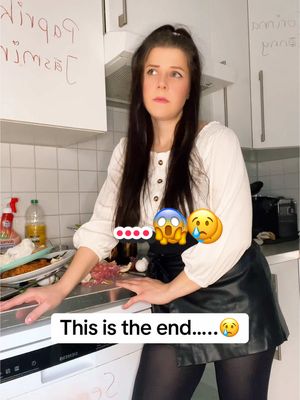 A post by @niki.mase on TikTok caption: #mylife #mylifebelike #cleaning #clean #singing #end Ich bin auf eure Kommentare sehr gespannt😢…