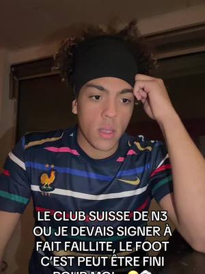 A post by @syadel30 on TikTok caption: j’ai craqué à la fin c’est dur mentalement, J-10 JE ME DÉCOURAGE PAS JE VAIS RÉUSSIR 🙏🏽⚽️