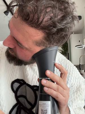 A post by @alekslucic on TikTok caption: #fyp #foryou #viralvideo #omg #viral #ear #earwax #earwaxremoval #earclening #amazonreview #productsyouneed #yesorno #shouldibuyit #viralvideo 