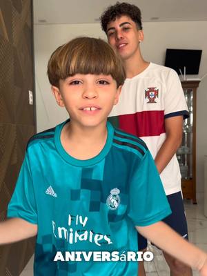 A post by @davizinbastos on TikTok caption: Dia do maior jogador da história! #cr7 #cristianoronaldo @João Bastos 