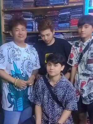 A post by @zinlinnhtet86 on TikTok caption: #အားကျရတဲ့အကိုကြီးနဲ့တွေ့ရပီလေ😙 #လမ်းတွေ့ပြုံးပြနှုတ်ဆက်🙋‍♀️🙋‍♀️😁😻😻 #trasman🌈 #lgbt #fypシ゚viral🖤tiktok #viewတေရှယ်ကျ 