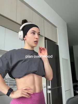 A post by @dianaconforti on TikTok caption: been relying on plan > mood lately (@Gymshark cøde “DIANA10” - paid sponsorship)