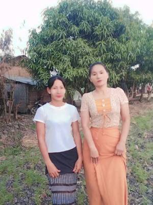 A post by @shwe.shwe2 on TikTok caption: #🌻🌼🌸🌺🌷🥀🌹Shwe #😒myanmartiktok🇲🇲❤❤❤ #မြင်ပါများပီးချစ်ကျွမ်းဝင်အောင်လို့🤒🖤 #အားလုံးကိုချစ်ပါတယ်♥♥♥♥♥ 