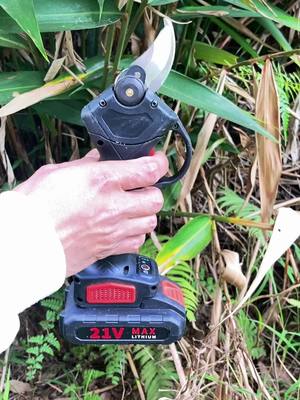 A post by @angela_baobao on TikTok caption: A very labor-saving and easy-to-use electric trimmer#TikTokShop #us #shipping #foryourpage #Electrictrimmer #Landscaping #Crops 