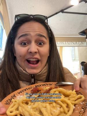 A post by @isorarodriguez8 on TikTok caption: Italia y su comida 😩🇮🇹 Es lo mejorrrr✨🤌🏼  