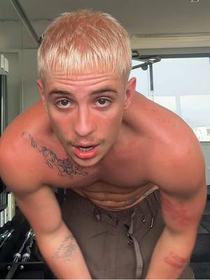 A post by @juliano on TikTok caption: tento esquecer mas n sei oq fazer