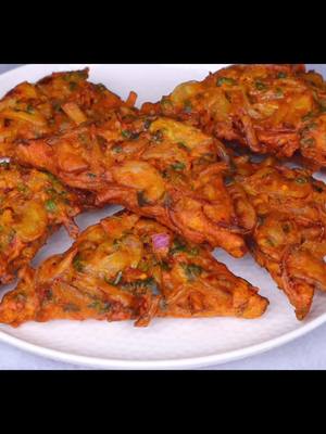 A post by @foodkitchen23 on TikTok caption: bread Onion Pakoda Snacks Recipe_Viral_Video #cooking #FoodRecipe #EasyRecipe #unitedkingdom #foryoupage❤️❤️