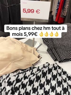 A post by @ on TikTok caption: Le bon plan chez hm, tout à moins 5€ foncez vite les filles        #hm #vetement #hmhaul #LifeHack #fouryou #bonplan #petitprix #femme #shoppingaddict #shoppinghaul #france #pourtoi 