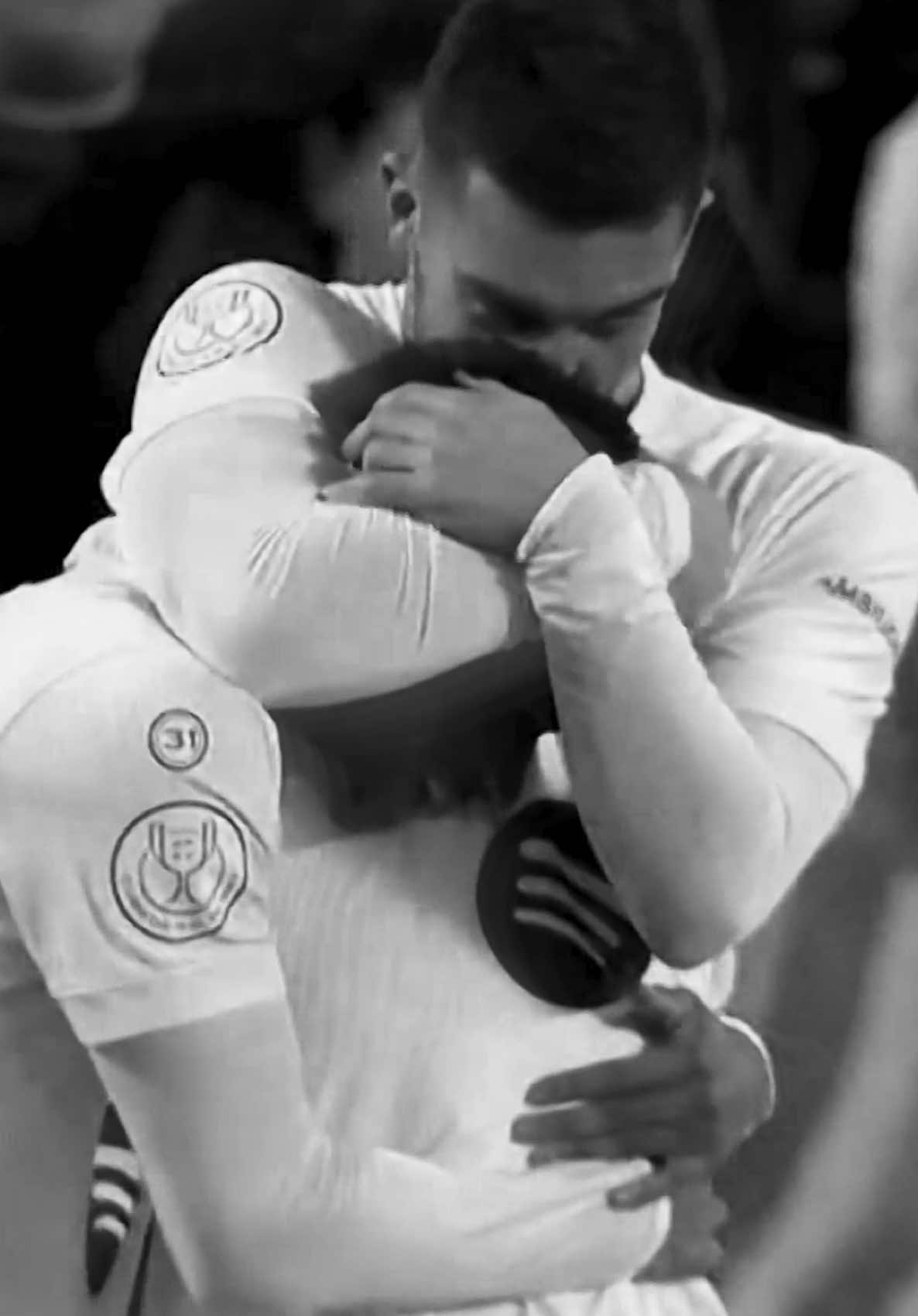 A post by @alejandrobalde on TikTok caption: Semifinales 🔜💙❤️