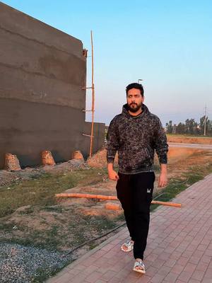 A post by @muneebkhanmoni on TikTok caption: New trick unlocked 😎  #muneebkhan #team04 #muneebkhanmoni 