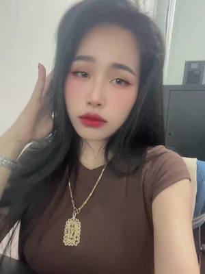 A post by @biinaa12 on TikTok caption: #ប្រាក់250$ ទេ🙇🏻‍♀️