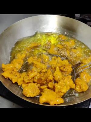 A post by @kitchenfood25 on TikTok caption: Veg Gobi Pakoda Chilli Recipe_Viral_Video #Cooking #FoodRecipe #EasyRecipes #unitedkingdom #foryoupage❤️❤️