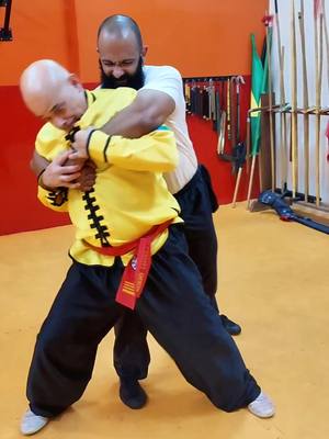 A post by @tskfkungfu on TikTok caption: #tskf #kungfu #wushu #artemarcial #artesmarciais #defesapessoal #shaolin #chikung